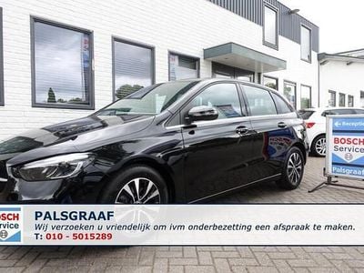 Zwart Gebruikt 2023 Mercedes B180 MPV | € 29.950