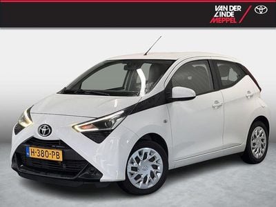 Wit Occasion 2020 Toyota Aygo X-play Hatchback | € 10.950 (Eerlijke prijs)