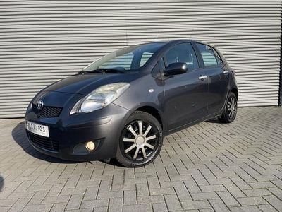Occasion Toyota Yaris 101 PK (74 kW) 2010 Grijs Hatchback