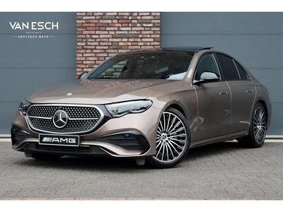 Bruin Gebruikt 2024 Mercedes E300 AMG line Sedan | € 75.000