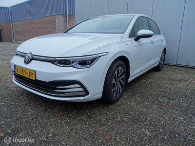 tweedehands VW Golf VIII 1.4 eHybrid Style met weinig km met Airco