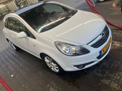 tweedehands Opel Corsa 1.4-16V Edition