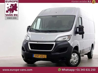 Grijs Occasion 2022 Peugeot Boxer Premium Van | € 18.950 (Goede deal)