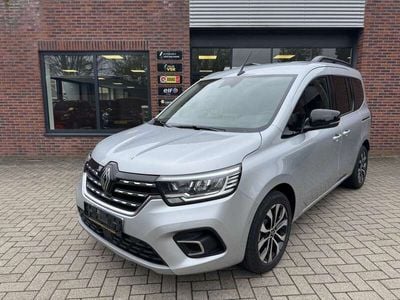Grijs, metallic lak Gebruikt 2024 Renault Kangoo Techno MPV | € 40.950 (Duur)
