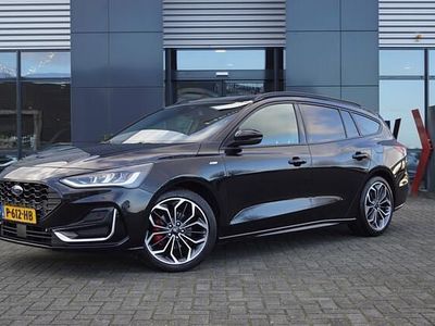Zwart Gebruikt 2022 Ford Focus ST-Line Stationwagen | € 13.990 (Eerlijke prijs)