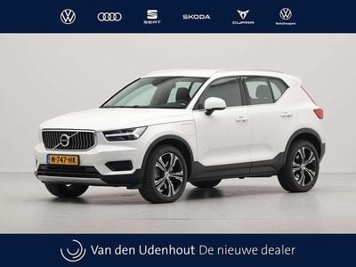 Wit (metallic) Gebruikt 2021 Volvo XC40 Inscription SUV | € 30.940 (Goede deal)