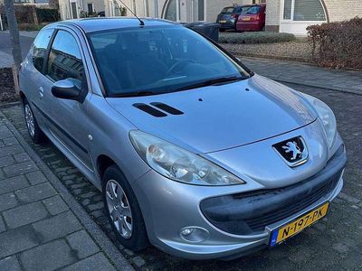 Grijs (metallic) Occasion 2010 Peugeot 206+ Hatchback | € 2.250 (Eerlijke prijs)
