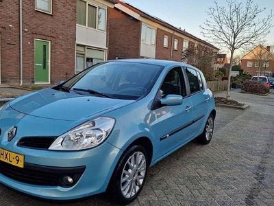 Blauw Occasion 2009 Renault Clio II Collection Hatchback | € 3.750 (Iets duurder)