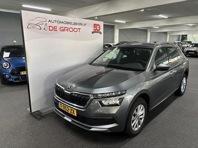 Grijs (metallic) Gebruikt 2023 Skoda Kamiq Ambition SUV | € 22.950 (Eerlijke prijs)