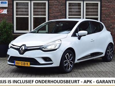 Wit Occasion 2017 Renault Clio IV Intens Hatchback | € 7.399