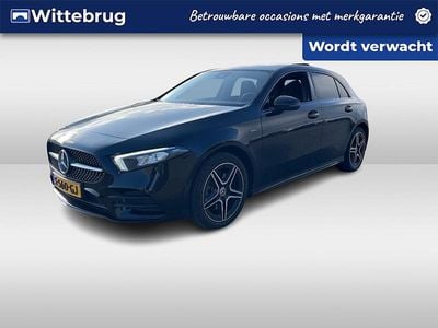 Zwart Gebruikt 2022 Mercedes A250 AMG line Hatchback | € 30.950 (Eerlijke prijs)