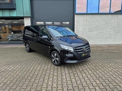 Zwart (metallic) Gebruikt 2024 Mercedes Vito Van | € 52.950 (Super prijs)