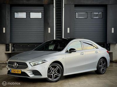 Grijs Occasion 2020 Mercedes A250 AMG Sedan | € 25.900 (Eerlijke prijs)