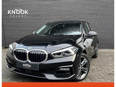 Zwart Gebruikt 2020 BMW 118 Executive Hatchback | € 19.950 (Eerlijke prijs)