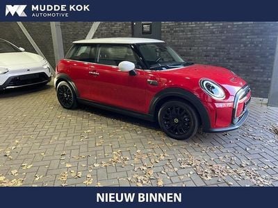 Rood Gebruikt 2023 Mini Cooper Classic Hatchback | € 20.900 (Super prijs)