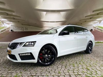 Wit (metallic) Occasion 2018 Skoda Octavia Business Line Stationwagen | € 22.950 (Iets duurder)