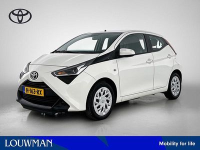 Wit Gebruikt 2020 Toyota Aygo X-play Hatchback | € 9.995 (Eerlijke prijs)