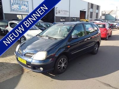 Nissan Almera Tino