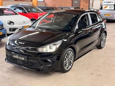Zwart Gebruikt 2022 Kia Rio Hatchback | € 14.450 (Goede deal)