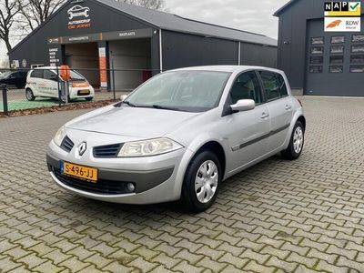 Occasion Renault Mégane II Business 131 PK (96 kW) 2006 Grijs Hatchback