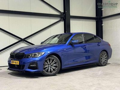 Blauw Gebruikt 2019 BMW 330e Shadowline Sedan | € 27.740 (Eerlijke prijs)