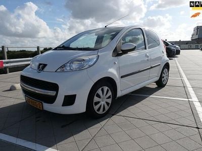 Wit Gebruikt 2011 Peugeot 107 Hatchback | € 4.995 (Eerlijke prijs)