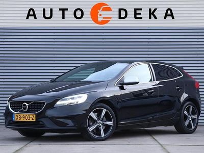 Zwart Gebruikt 2018 Volvo V40 R-Design Hatchback | € 16.950 (Eerlijke prijs)