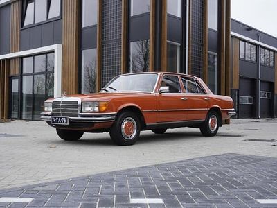 Oranje Occasion 1977 Mercedes S280 Sedan | € 22.500