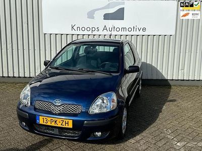 Blauw (metallic) Occasion 2004 Toyota Yaris Hatchback | € 1.945 (Eerlijke prijs)