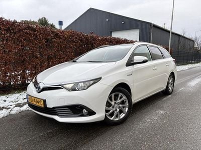 Wit Occasion 2015 Toyota Auris Touring Sports Stationwagen | € 9.750 (Eerlijke prijs)