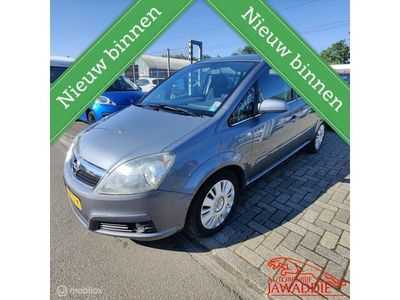 Grijs Gebruikt 2007 Opel Zafira Essentia MPV | € 1.999 (Eerlijke prijs)