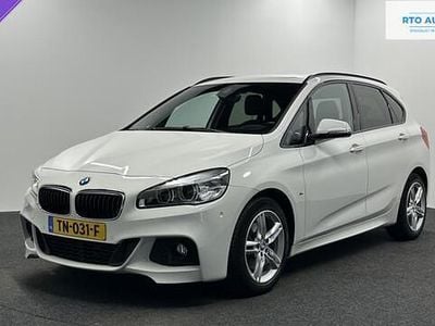 Wit Occasion 2016 BMW 218 Executive Stationwagen | € 16.500 (Goede deal)