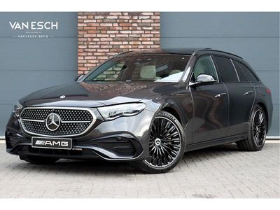 Grijs (metallic) Gebruikt 2024 Mercedes E300 AMG line Stationwagen | € 65.000