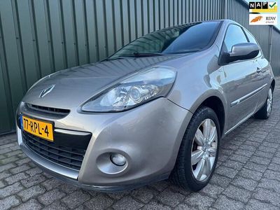 Bruin Gebruikt 2011 Renault Clio II Night&Day Hatchback | € 6.499 (Duur)