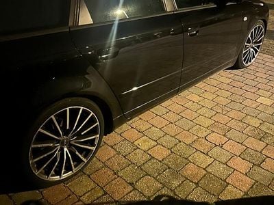 Zwart (metallic) Occasion 2005 Audi A4 Proline Stationwagen | € 1.800