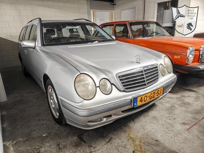 Grijs Gebruikt 2001 Mercedes 200 Stationwagen | € 4.450