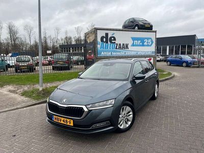 Grijs Gebruikt 2020 Skoda Octavia Business Line Stationwagen | € 17.449 (Eerlijke prijs)