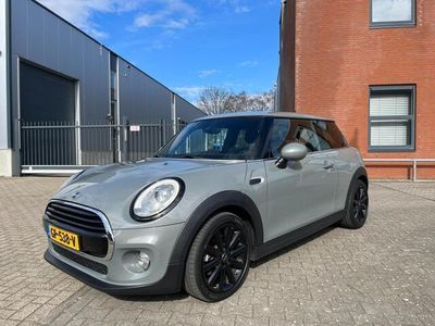 tweedehands Mini Cooper 1.5 Business Automaat.