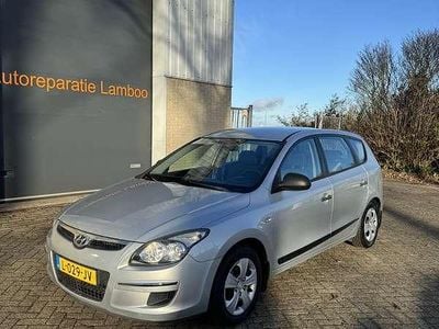 Grijs Gebruikt 2009 Hyundai i30 MPV | € 3.750 (Eerlijke prijs)