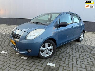 Grijs Occasion 2006 Toyota Yaris Luna Hatchback | € 2.250 (Eerlijke prijs)