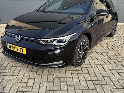 Zwart Occasion 2020 VW Golf VIII Life Stationwagen | € 19.000 (Eerlijke prijs)