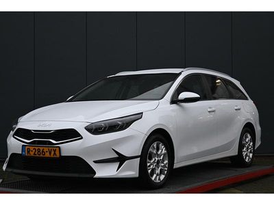 Wit Gebruikt 2022 Kia Ceed Hatchback | € 18.450 (Eerlijke prijs)