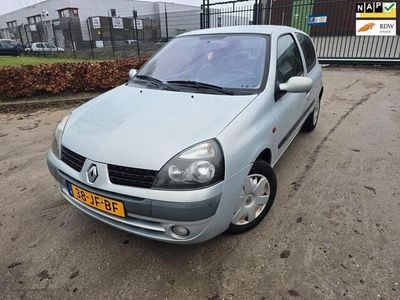 Occasion Renault Clio II Expression 98 PK (72 kW) 2002 Grijs Hatchback