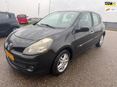 Zwart (metallic) Gebruikt 2007 Renault Clio II Exception Hatchback | € 2.399 (Eerlijke prijs)