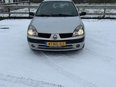 Grijs Occasion 2003 Renault Clio II Extreme Hatchback | € 1.199 (Eerlijke prijs)