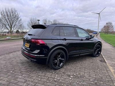 Zwart Gebruikt 2020 VW Tiguan R-line SUV | € 30.000 (Eerlijke prijs)