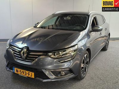 tweedehands Renault Mégane IV Estate 1.2 TCe Limited AUTOMAAT uit 2017 Rijklaar + 12 maanden Bovag-garantie Henk Jongen Auto's in Helmond, al 50 jaar service zoals 't hoort!