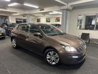 Bruin Occasion 2015 Peugeot 308 Active Hatchback | € 4.695 (Goede deal)