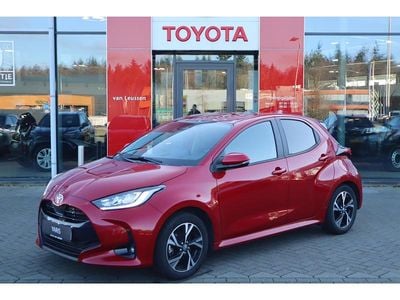 Rood Occasion 2024 Toyota Yaris Hatchback | € 22.900 (Goede deal)