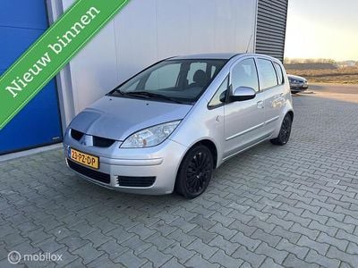 Grijs Gebruikt 2005 Mitsubishi Colt Inform Hatchback | € 2.000 (Eerlijke prijs)